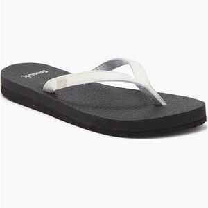 Sanuk Women’s Yoga Spree 4 Flip Flop Size 7 Black and White